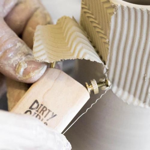 Dirty Girls Tools - Sling Shot Tool - Wiggle Wire